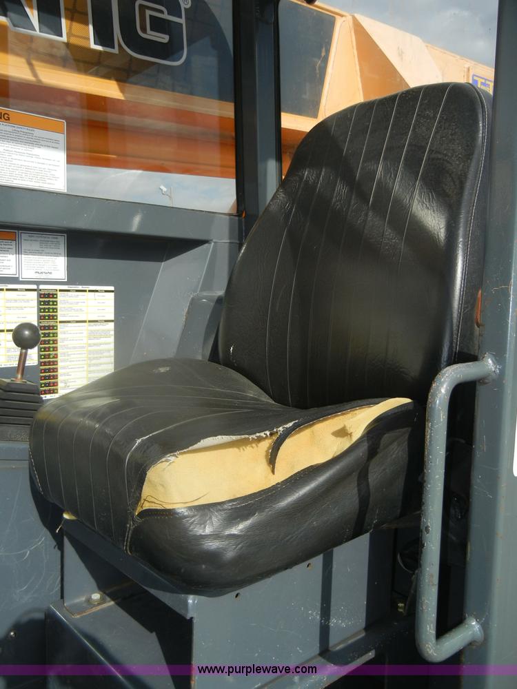 image for item D4652 2006 Mustang 634 telehandler