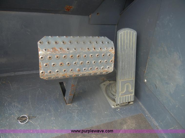 image for item D4652 2006 Mustang 634 telehandler