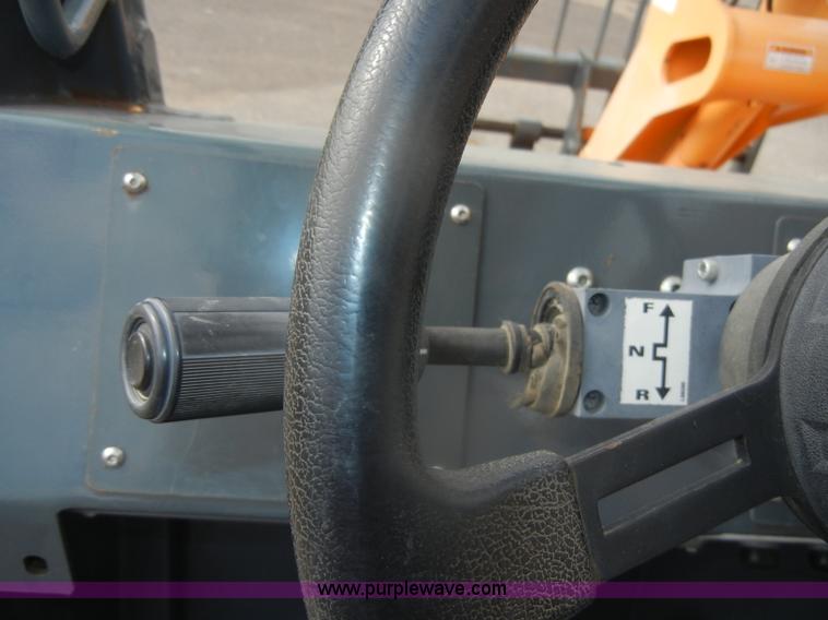 image for item D4652 2006 Mustang 634 telehandler