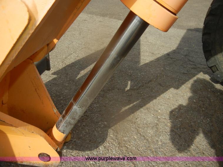 image for item D4652 2006 Mustang 634 telehandler