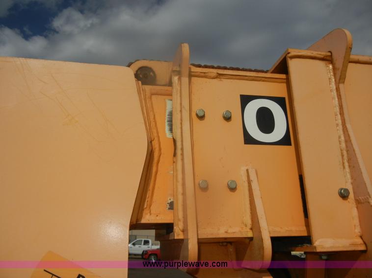 image for item D4652 2006 Mustang 634 telehandler