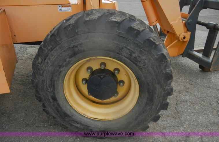 image for item D4652 2006 Mustang 634 telehandler