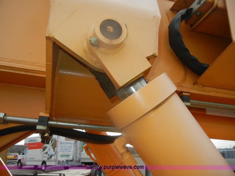 image for item D4652 2006 Mustang 634 telehandler