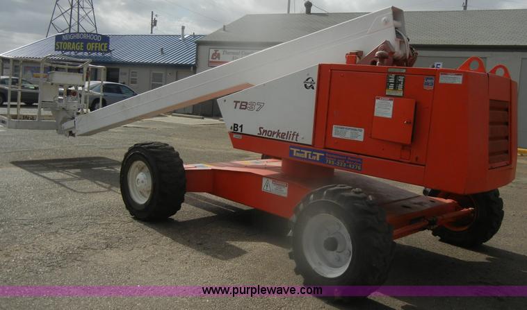 image for item D4653 1999 Snorkel TB37 boom lift
