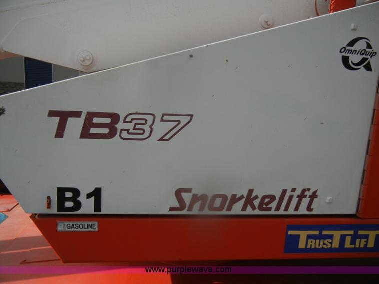 image for item D4653 1999 Snorkel TB37 boom lift