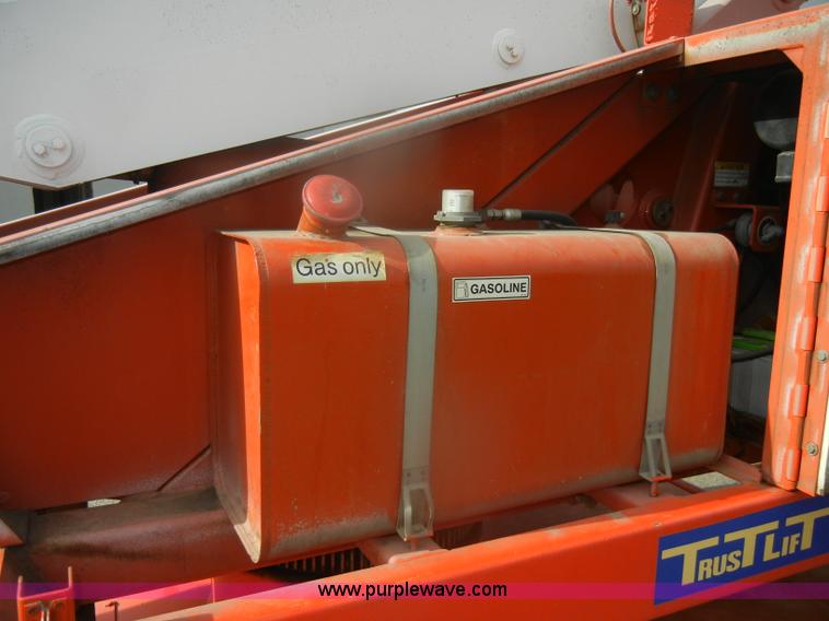 image for item D4653 1999 Snorkel TB37 boom lift