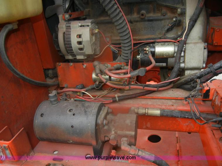 image for item D4653 1999 Snorkel TB37 boom lift