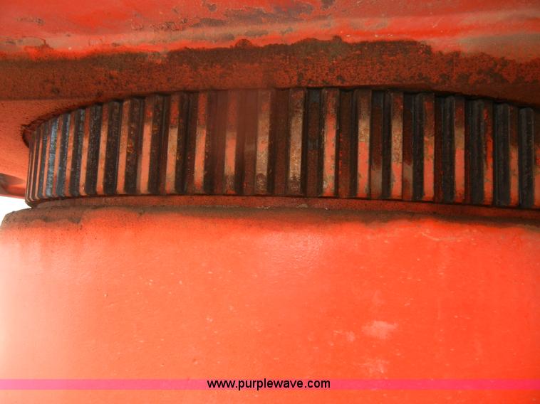 image for item D4653 1999 Snorkel TB37 boom lift