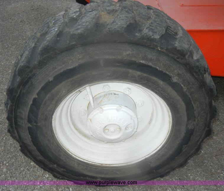 image for item D4653 1999 Snorkel TB37 boom lift