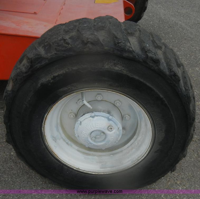 image for item D4653 1999 Snorkel TB37 boom lift