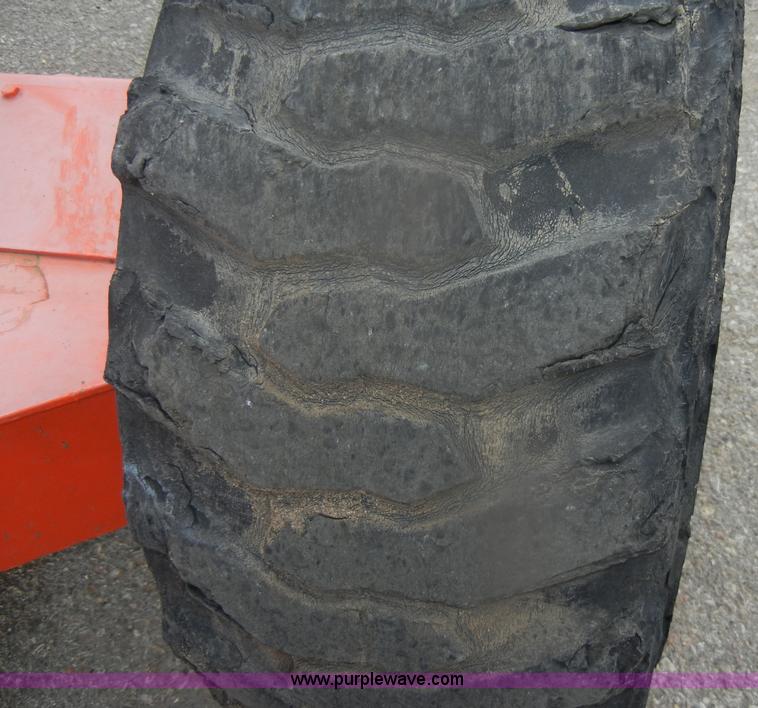 image for item D4653 1999 Snorkel TB37 boom lift