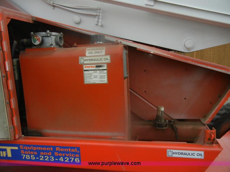 image for item D4653 1999 Snorkel TB37 boom lift