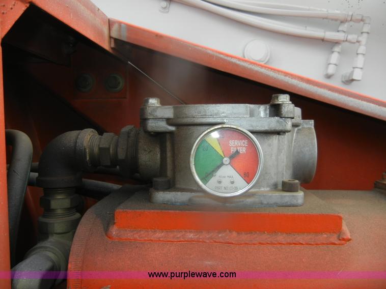 image for item D4653 1999 Snorkel TB37 boom lift