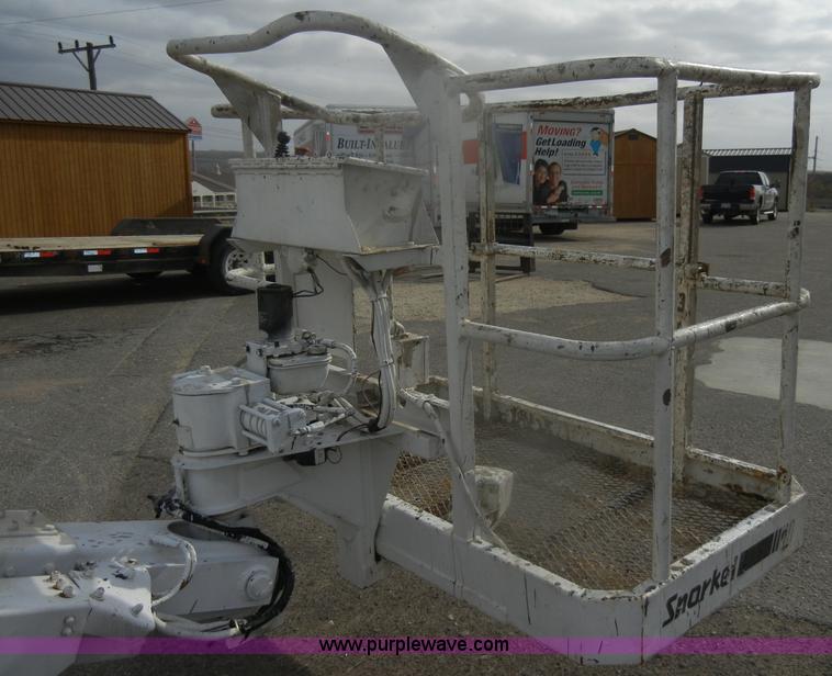 image for item D4653 1999 Snorkel TB37 boom lift
