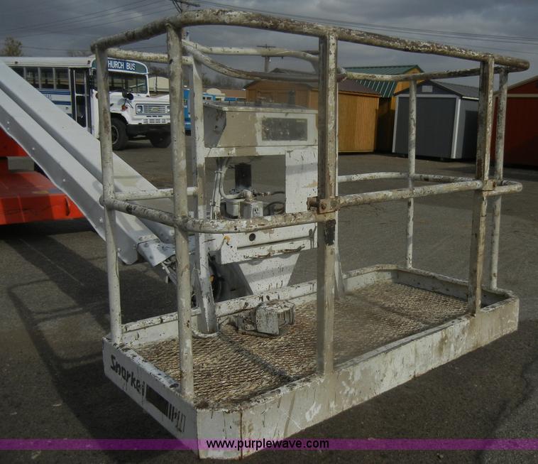 image for item D4653 1999 Snorkel TB37 boom lift