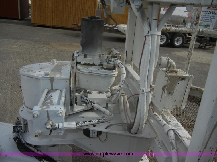 image for item D4653 1999 Snorkel TB37 boom lift