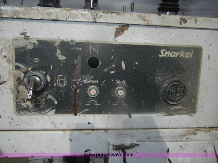 image for item D4653 1999 Snorkel TB37 boom lift