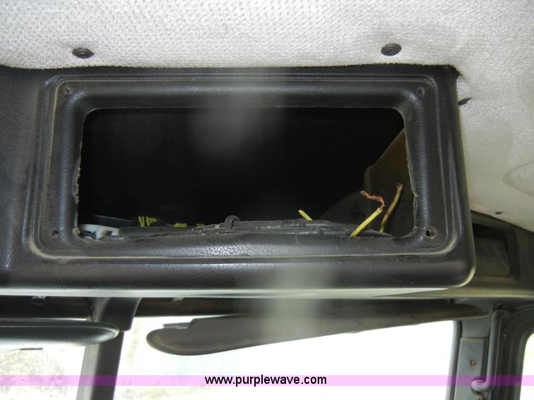 image for item D4657 2000 Freightliner semi truck