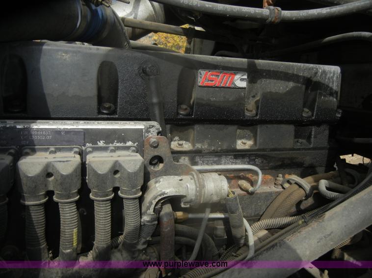 image for item D4657 2000 Freightliner semi truck