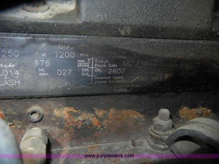 image for item D4657 2000 Freightliner semi truck