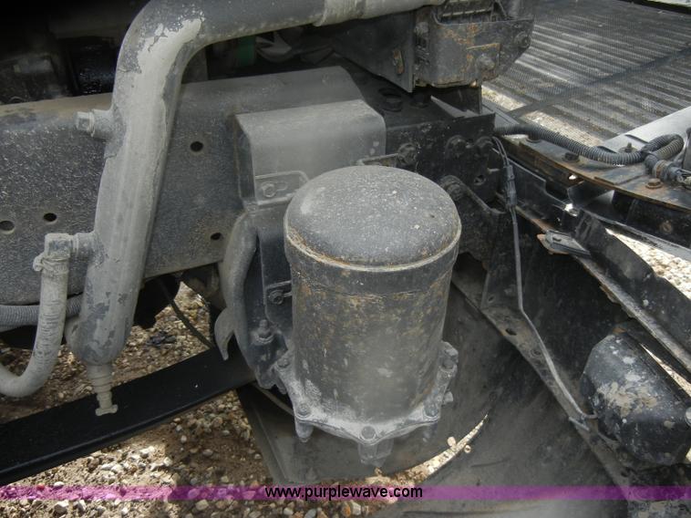 image for item D4657 2000 Freightliner semi truck