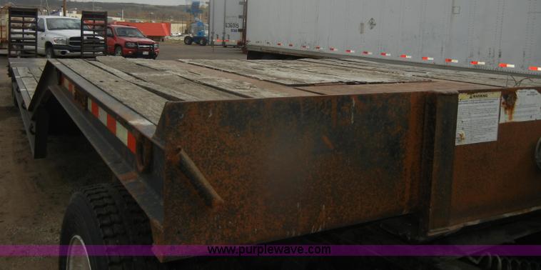 image for item D4658 2002 Pitts 35 ton lowboy trailer