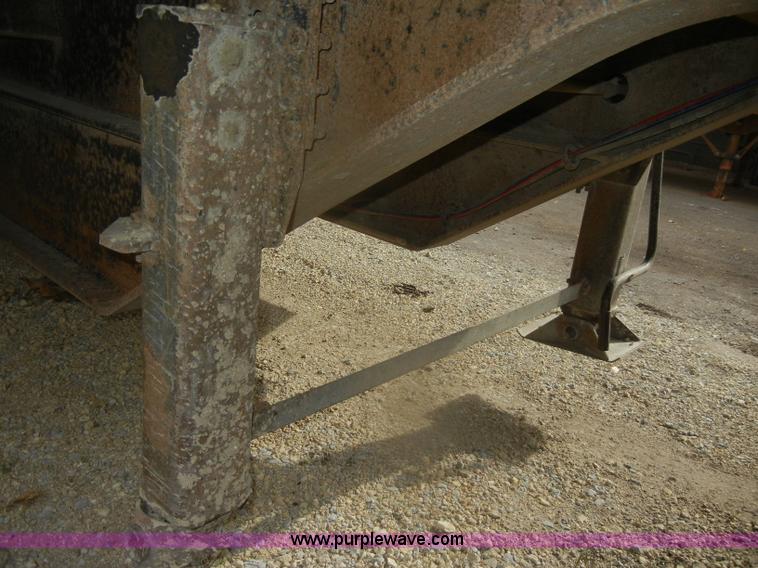 image for item D4658 2002 Pitts 35 ton lowboy trailer