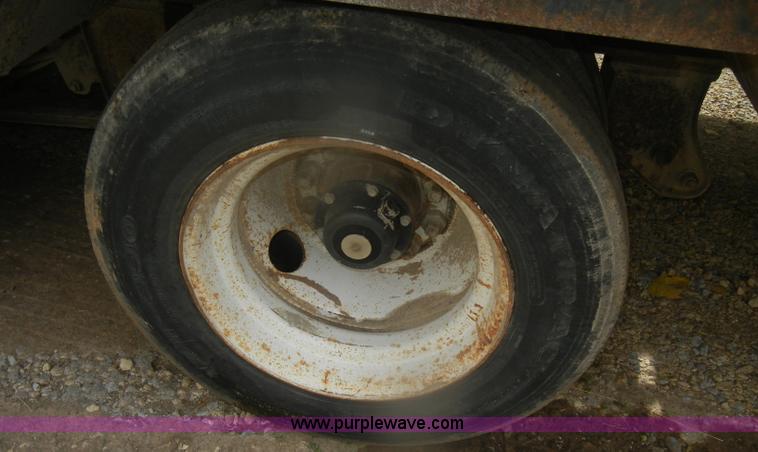 image for item D4658 2002 Pitts 35 ton lowboy trailer