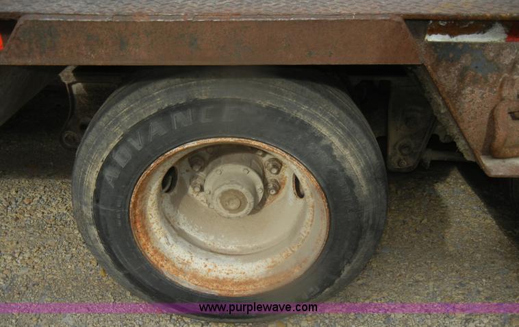 image for item D4658 2002 Pitts 35 ton lowboy trailer