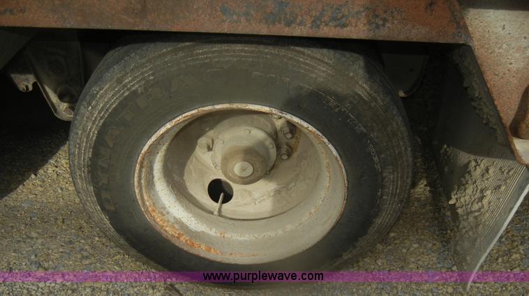 image for item D4658 2002 Pitts 35 ton lowboy trailer