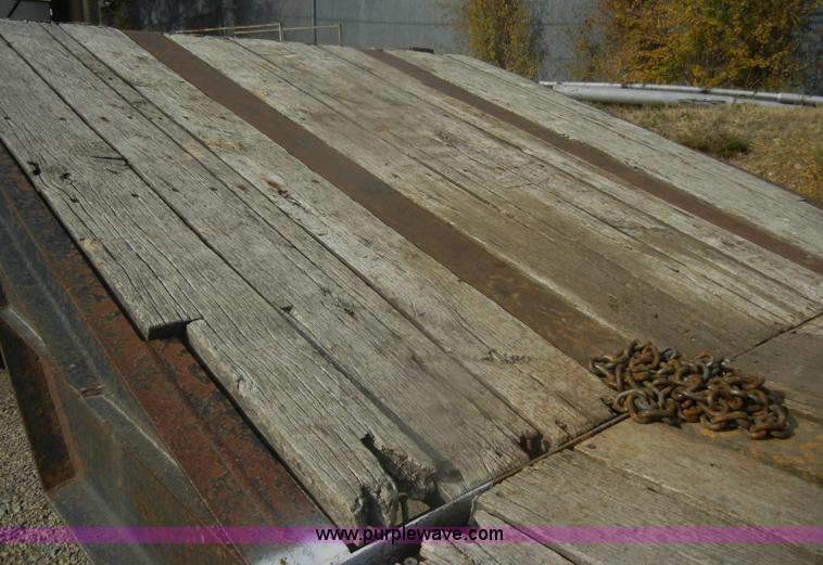 image for item D4658 2002 Pitts 35 ton lowboy trailer