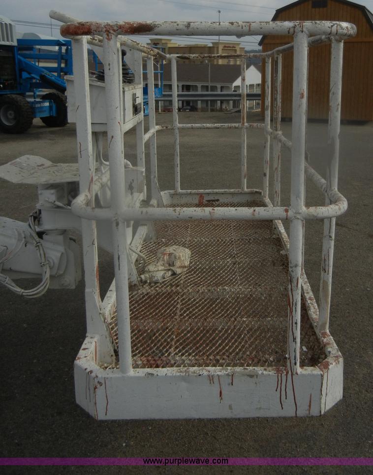 image for item D4659 2000 Snorkel TB60 boom lift