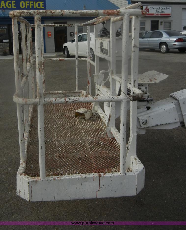 image for item D4659 2000 Snorkel TB60 boom lift