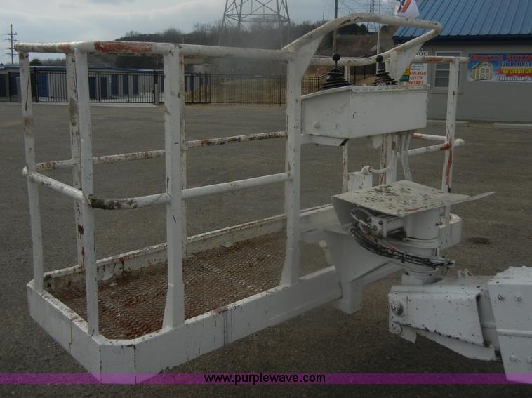 image for item D4659 2000 Snorkel TB60 boom lift