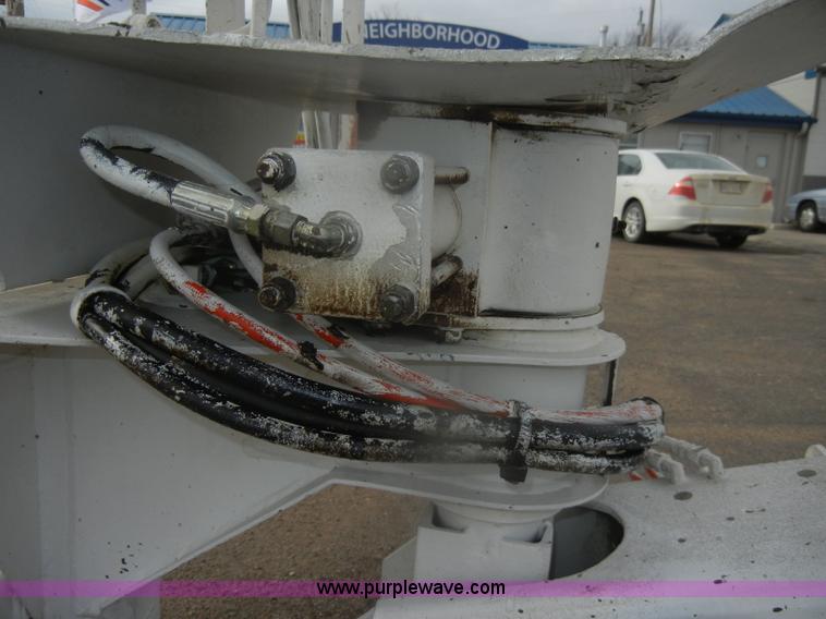 image for item D4659 2000 Snorkel TB60 boom lift