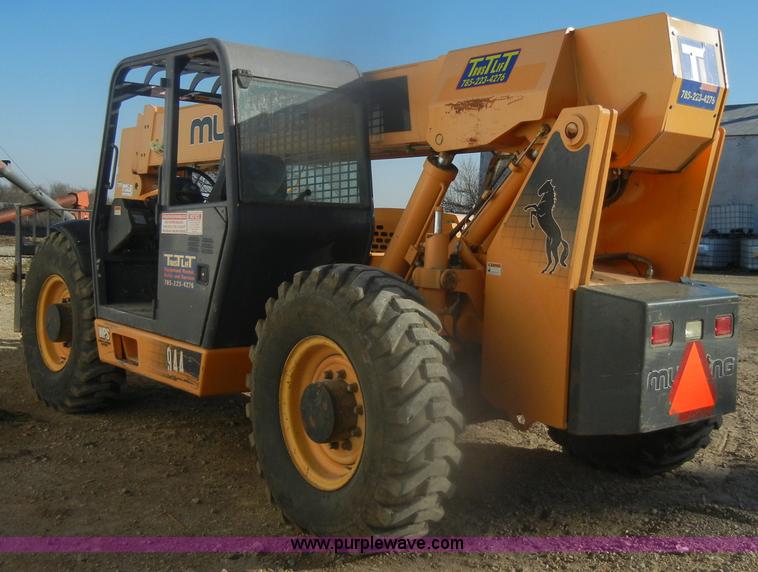 image for item D4672 2005 Mustang 944 telehandler