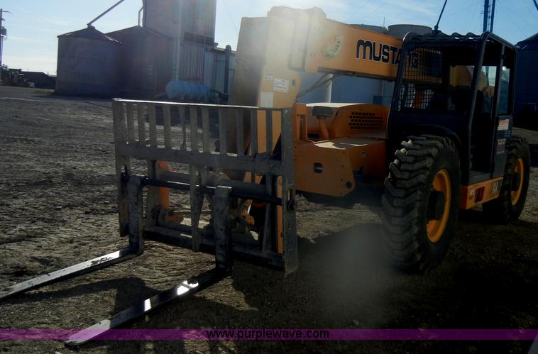 image for item D4672 2005 Mustang 944 telehandler