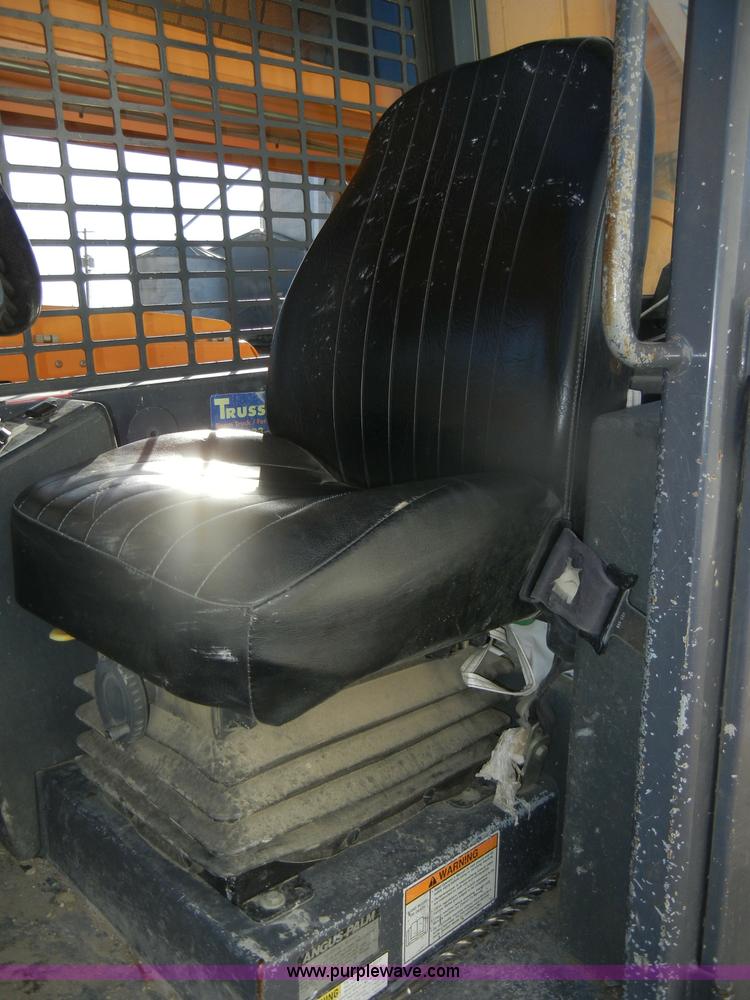 image for item D4672 2005 Mustang 944 telehandler