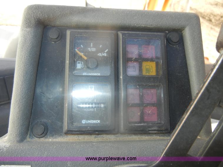 image for item D4672 2005 Mustang 944 telehandler