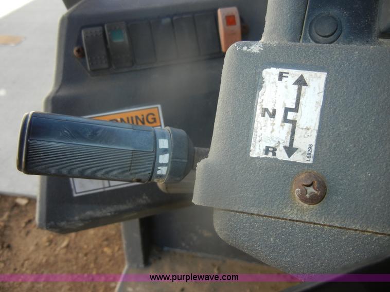 image for item D4672 2005 Mustang 944 telehandler