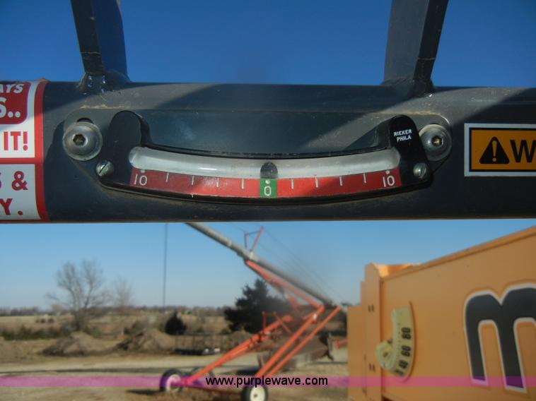 image for item D4672 2005 Mustang 944 telehandler