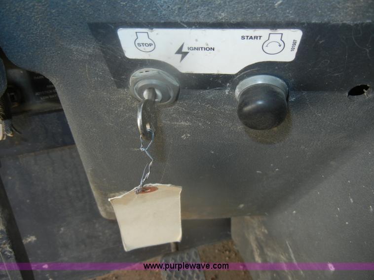 image for item D4672 2005 Mustang 944 telehandler