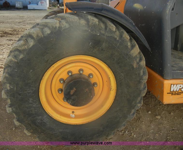 image for item D4672 2005 Mustang 944 telehandler