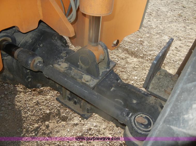 image for item D4672 2005 Mustang 944 telehandler