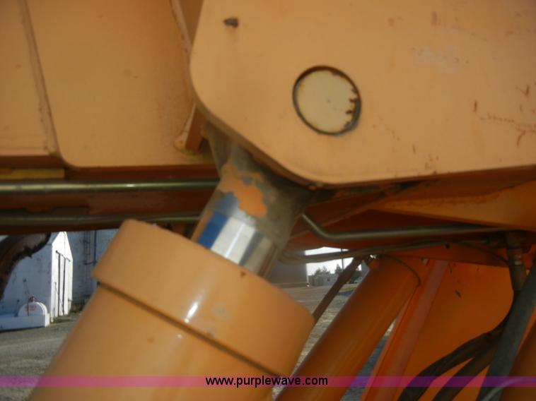 image for item D4672 2005 Mustang 944 telehandler