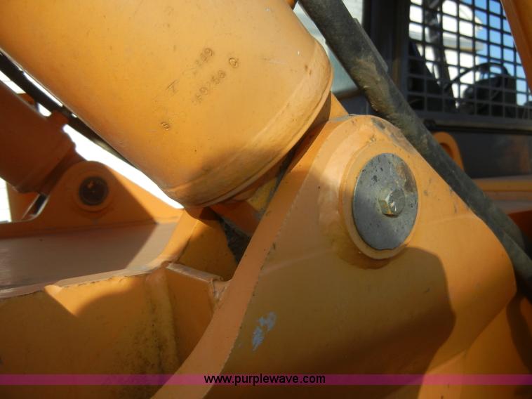 image for item D4672 2005 Mustang 944 telehandler