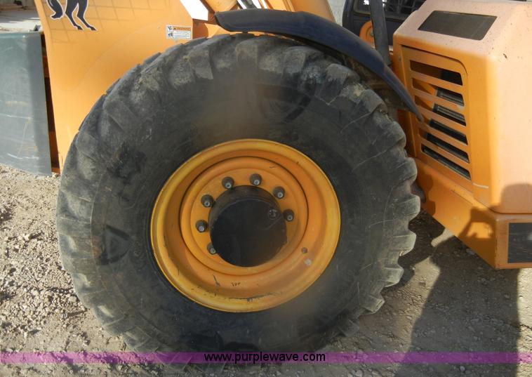 image for item D4672 2005 Mustang 944 telehandler