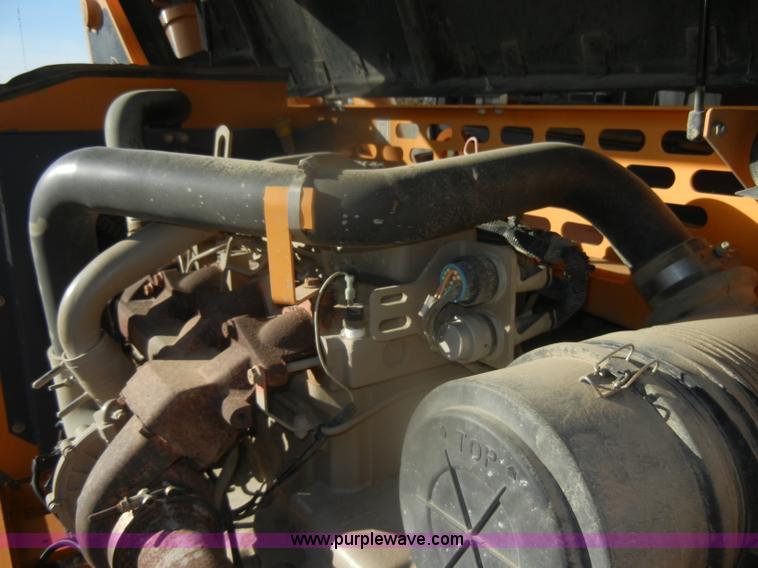 image for item D4672 2005 Mustang 944 telehandler