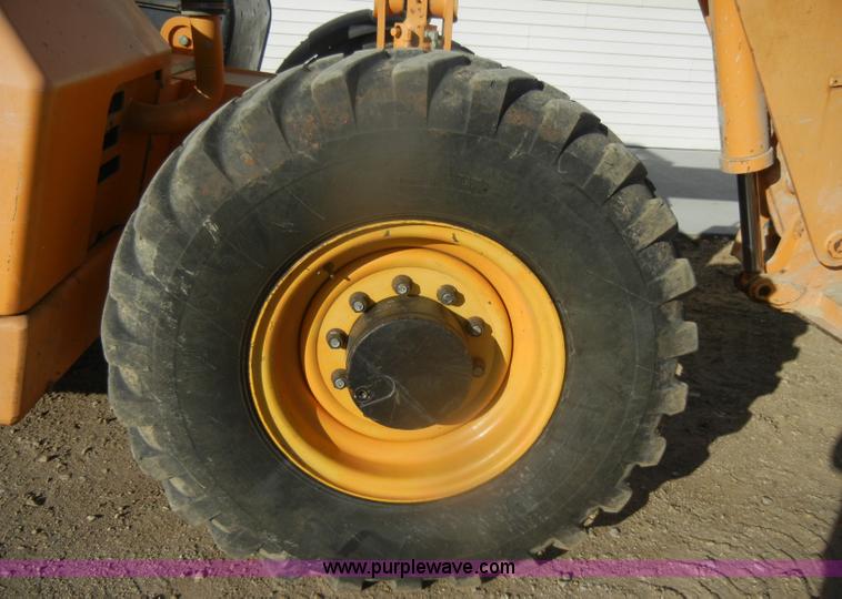 image for item D4672 2005 Mustang 944 telehandler