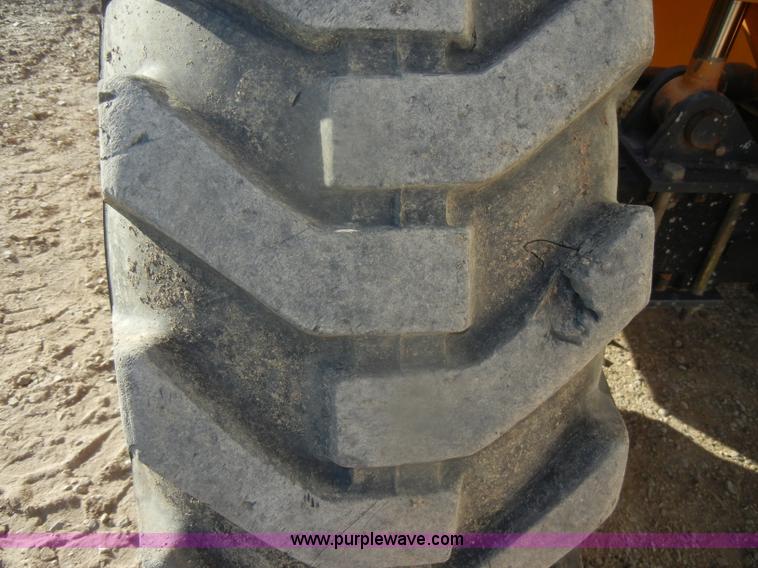 image for item D4672 2005 Mustang 944 telehandler